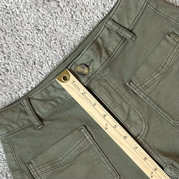 Simply Vera Vera Wang Green Shorts Size 2 Medium Rise Pockets Button Zip Closure - Picture 7 of 10
